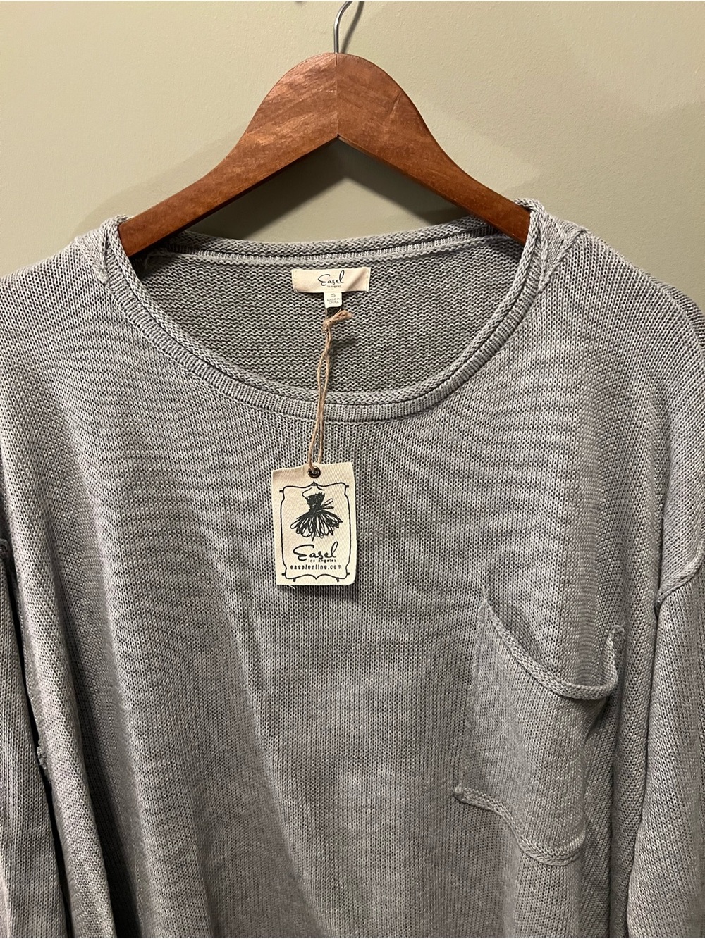 Easel Los Angeles-Relaxed Gray Distressed Thermal Sweatshirt - Women - Picture 2 of 6
